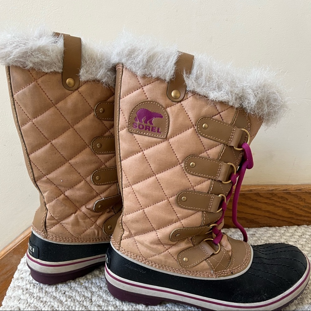 Sorel Size 9 Joan of Arctic Boots